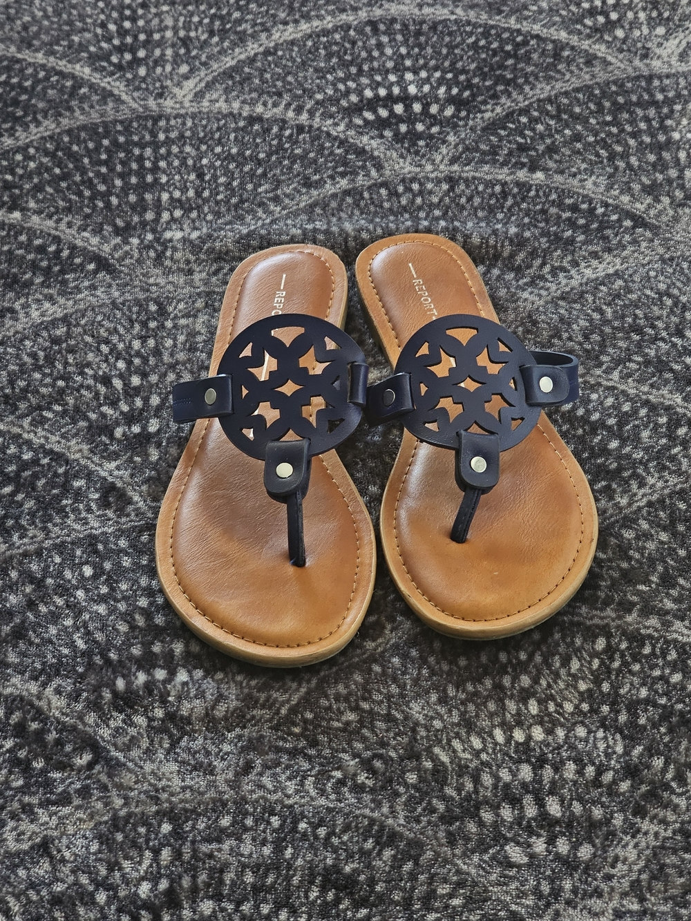 Report Navy and Tan Leather Cutout Thong Sandals 8.5 - Picture 4 of 5